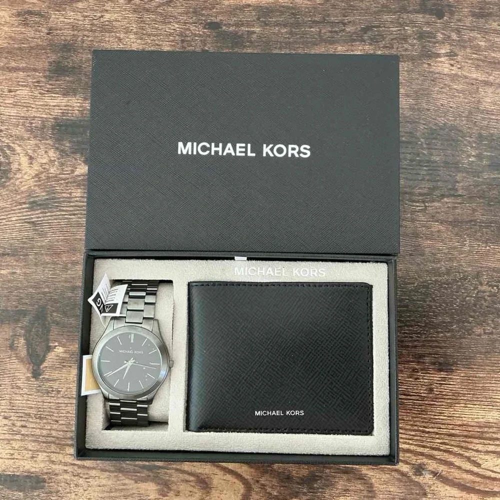 Michael Kors MK1044 Mens Slim Runway Watch and Wallet Gift Set